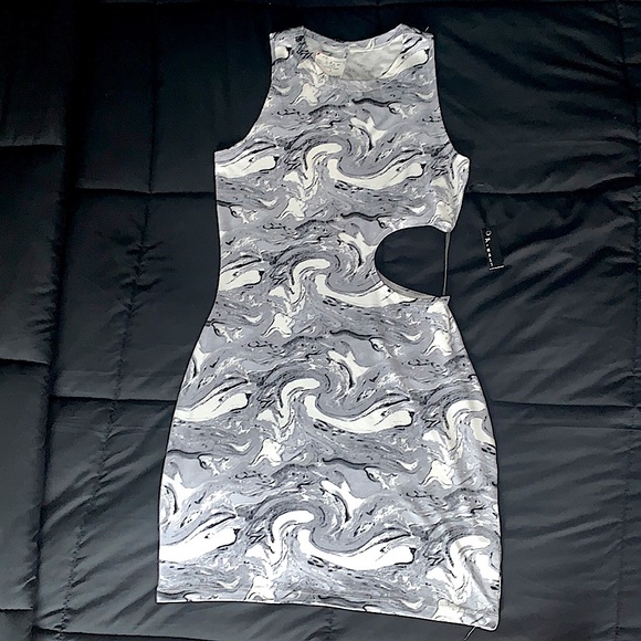 A Marble like Dress - Picture 1 of 3